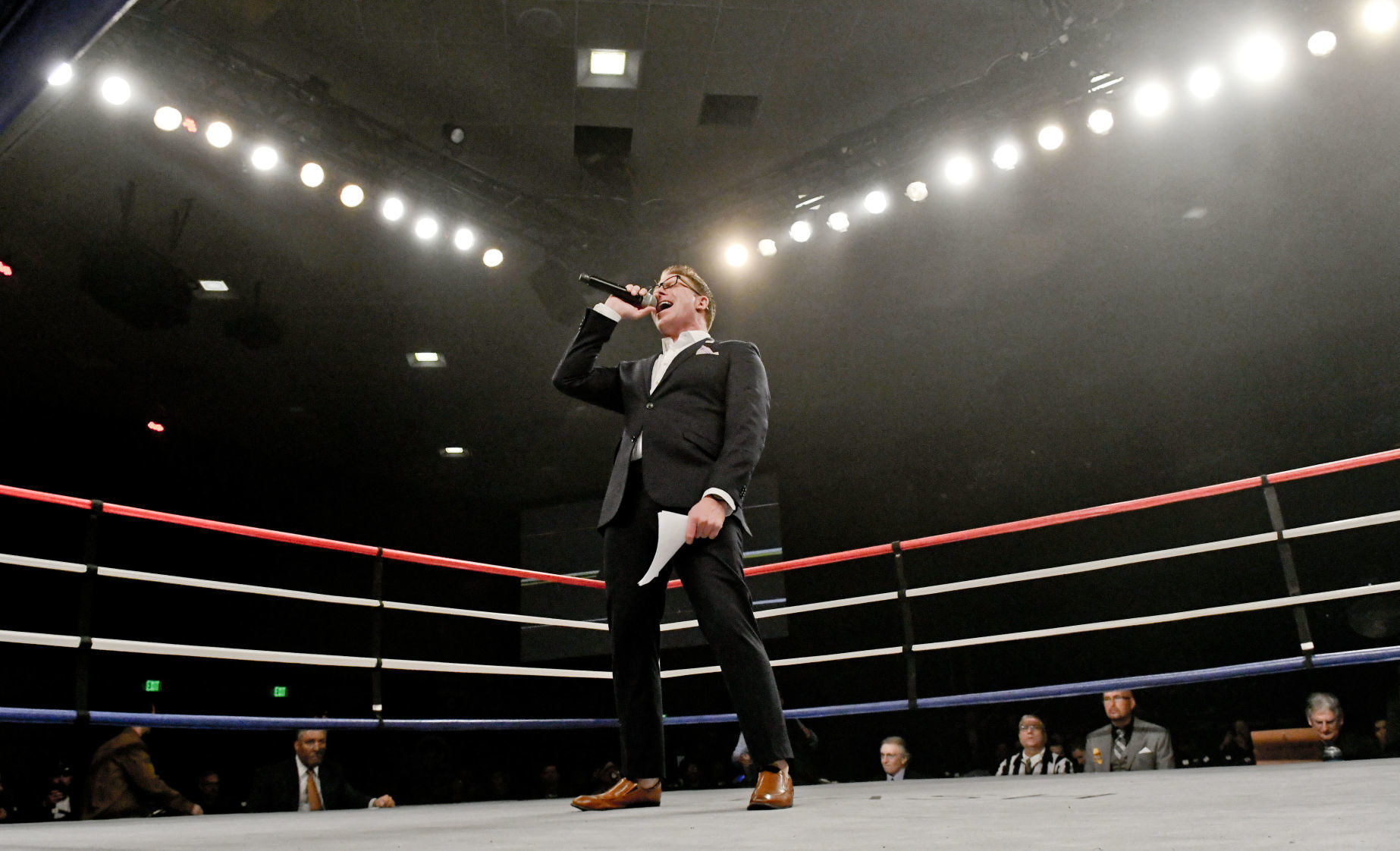 011020 WFC 120 boxing 04.jpg